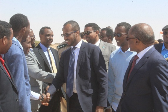 Wasiirka Qorsheynta iyo Xirirka Xirirka Caalamiga ah DFS oo Garowe ka dhoofay (dhegayso)