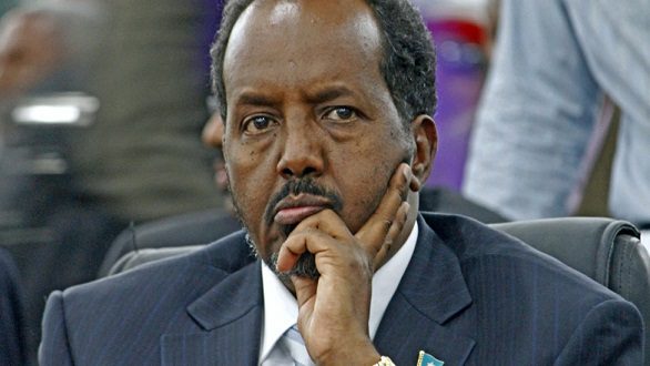 Madaxwaynaha horay usoo fashilmay Xasan Sheeh oo eedeeyey Farmaajo