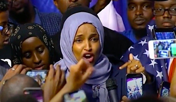 Ilhaan Cumar oo u dabaaldegtay sharci ay ansixintiisa ka hor timid