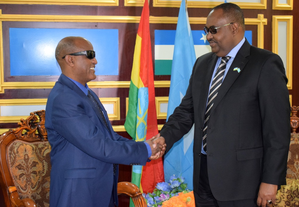 Madaxweynaha Puntland oo Qasriga Madxtooyada Garoowe Ku Qaabiley Qunsulka Cusub ee Itoobiya u Fadhiya Puntland