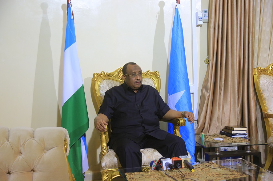 Madaxweynihii hore Puntland C/weli Gaas oo Shacabka ugu baaqay in Deni lala shaqeeyo (Daawo)