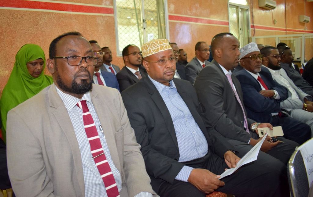 Halkan kadaawo qaar kamid ah golaha wasiirada Puntland oo daljir la hadlay