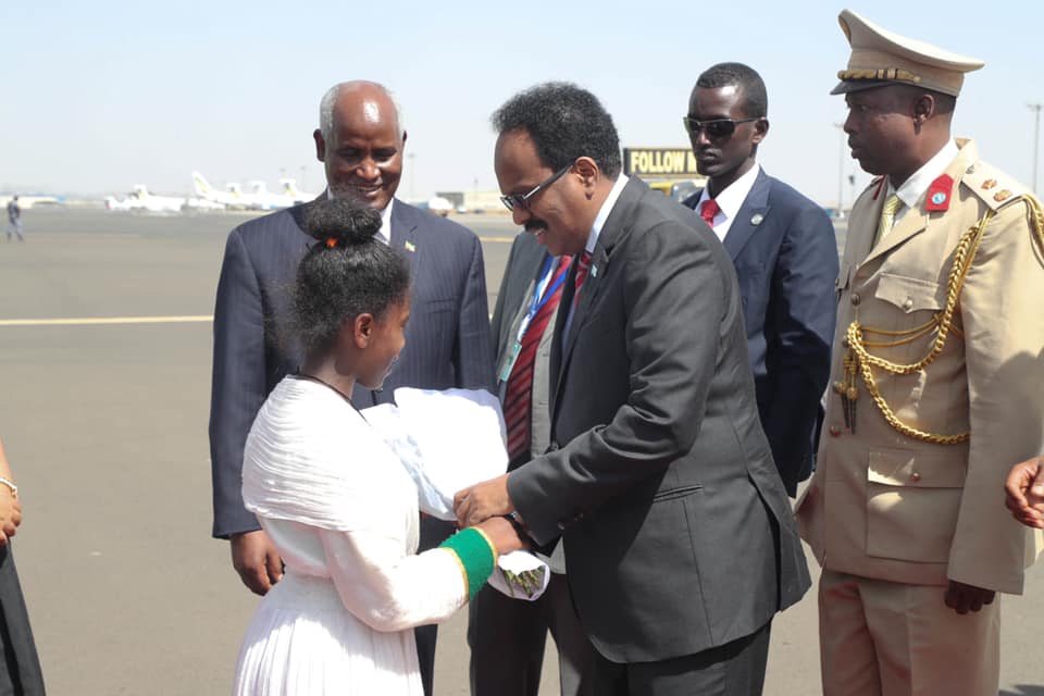 Madaxweyne Farmaajo oo lagu soo dhaweeyay  Addis Ababa  (Sawiro)
