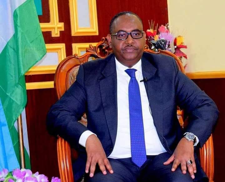 Wacaal darey ah: Madaxweyne Deni oo joojiyay lacagihii Curaarta ahaa ee la siinjiray hay,adaha dowladda