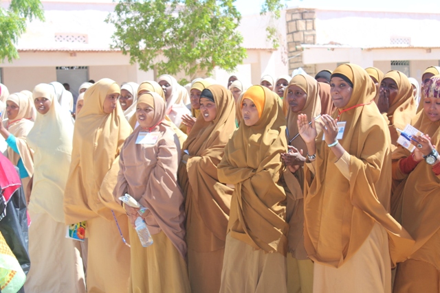 Waalidiinta Ardayda Dugsiyada Sare ee Puntland oo baaq soo saaray (daawo)