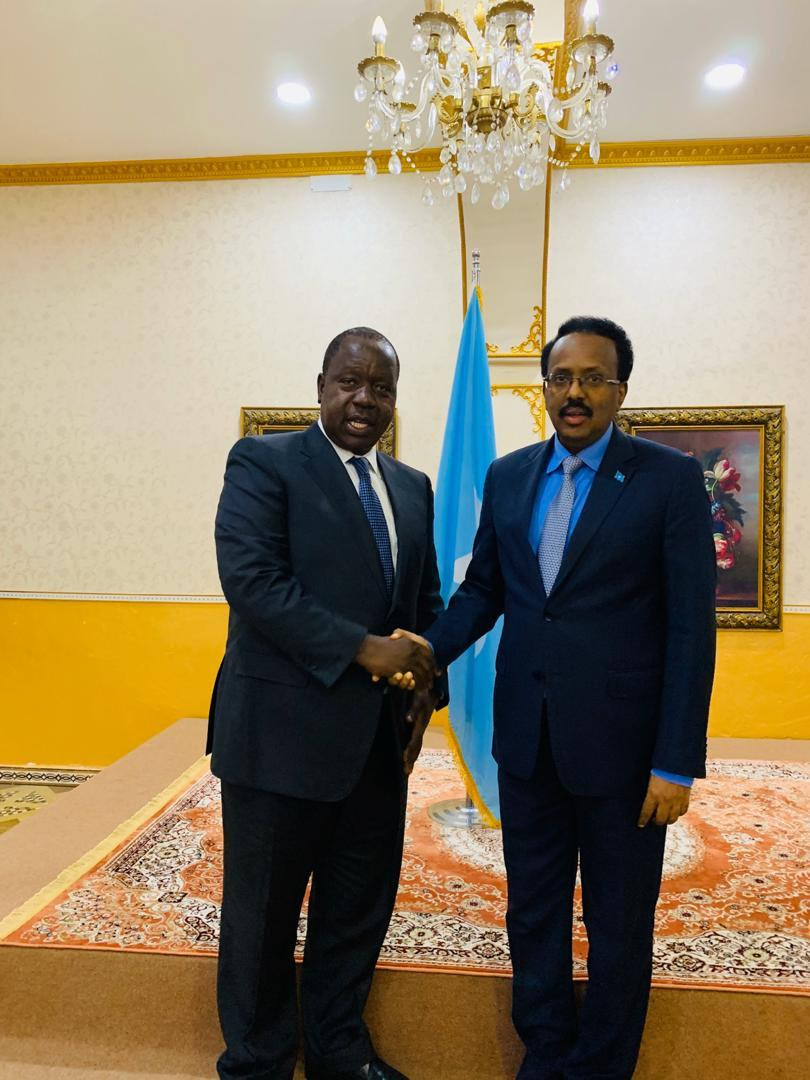 Farmaajo oo la kulmay Wasiirka arrimaha gudaha kenya