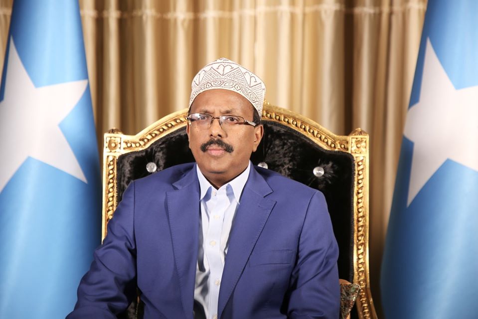 Madaxweyne Farmaajo oo hambalyo u diray dhalinyarada Somaliyeed